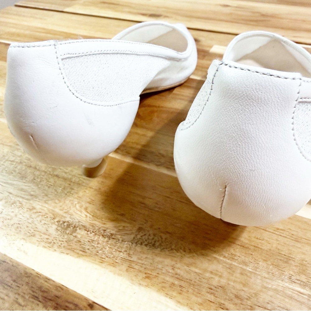 Stuart Weitzman Eva 50 Pump Pointed Toe White Sparkle Kitten Heels $525 MSRP 5.5 - Picture 12 of 15